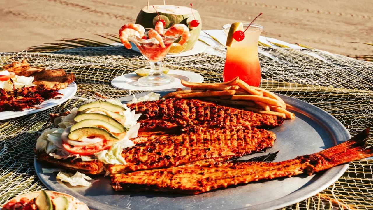 Pescado a la talla: el ritual costeño que Acapulco sirve frente al mar