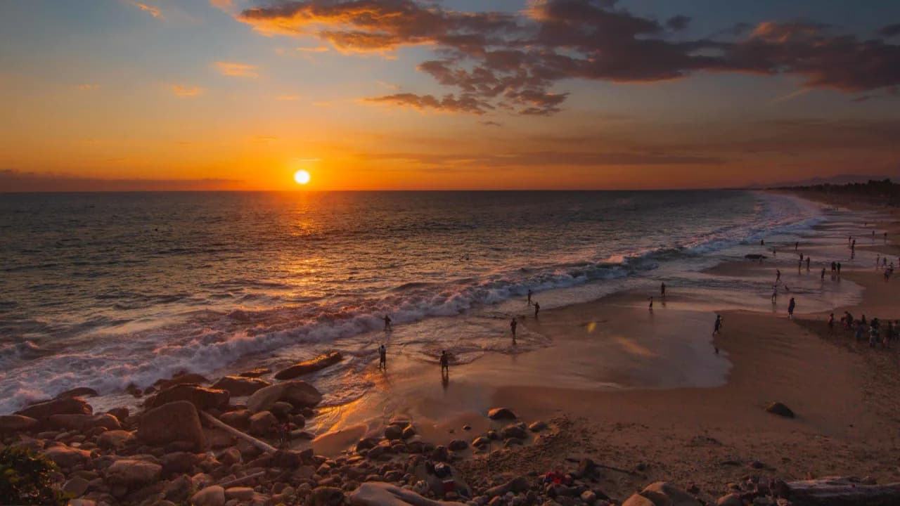 Pie de la Cuesta: mar bravo, laguna tranquila y atardeceres sin prisa