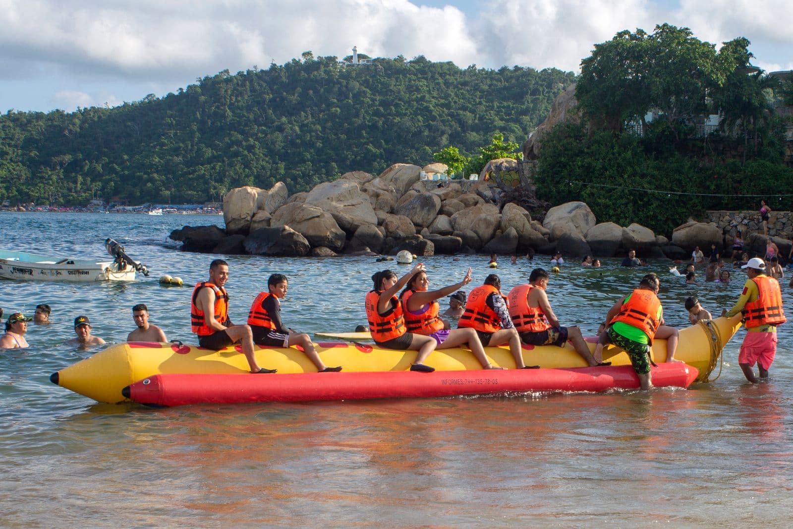 Paseo en banana boat en Acapulco