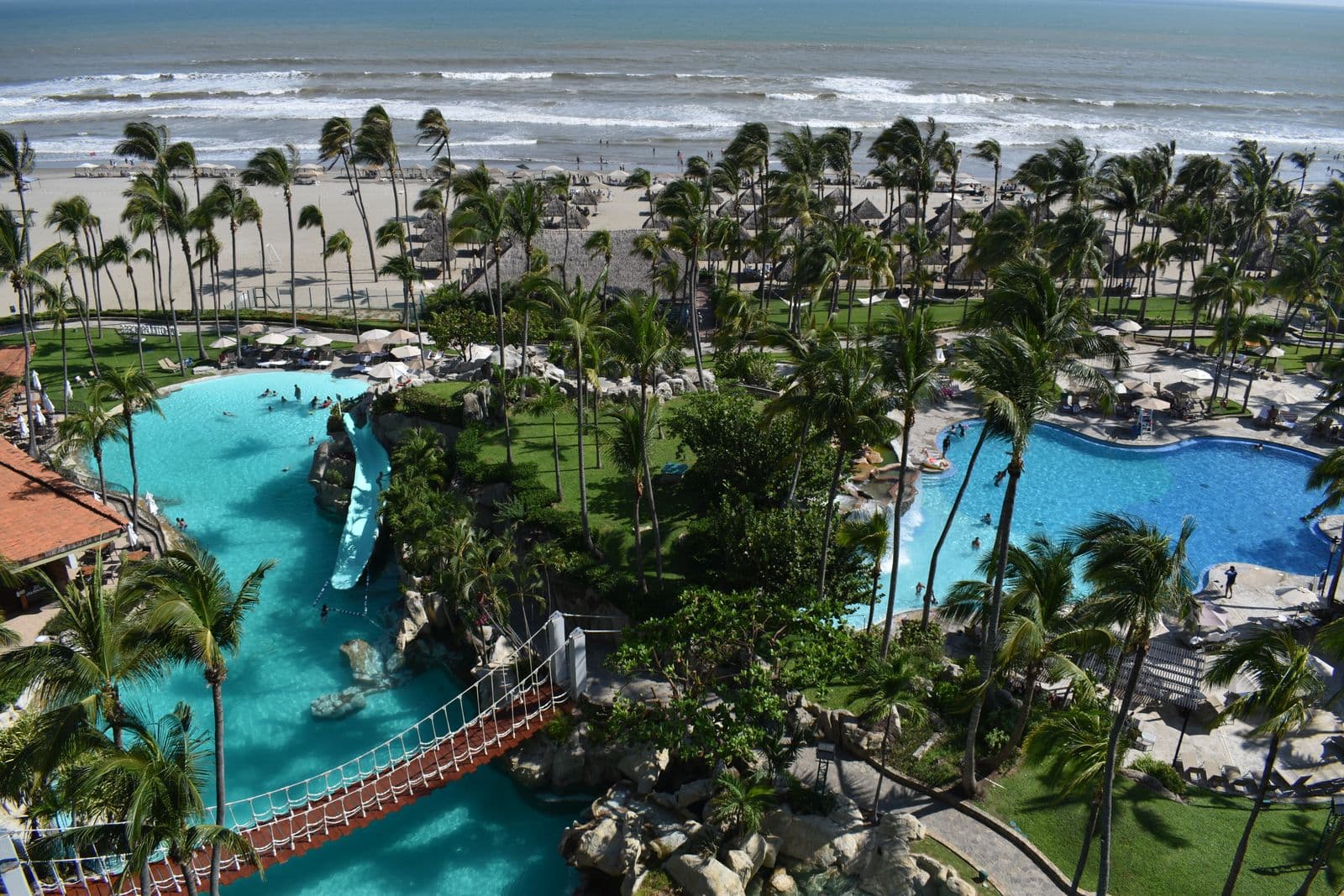 Vista aérea de un resort en Acapulco