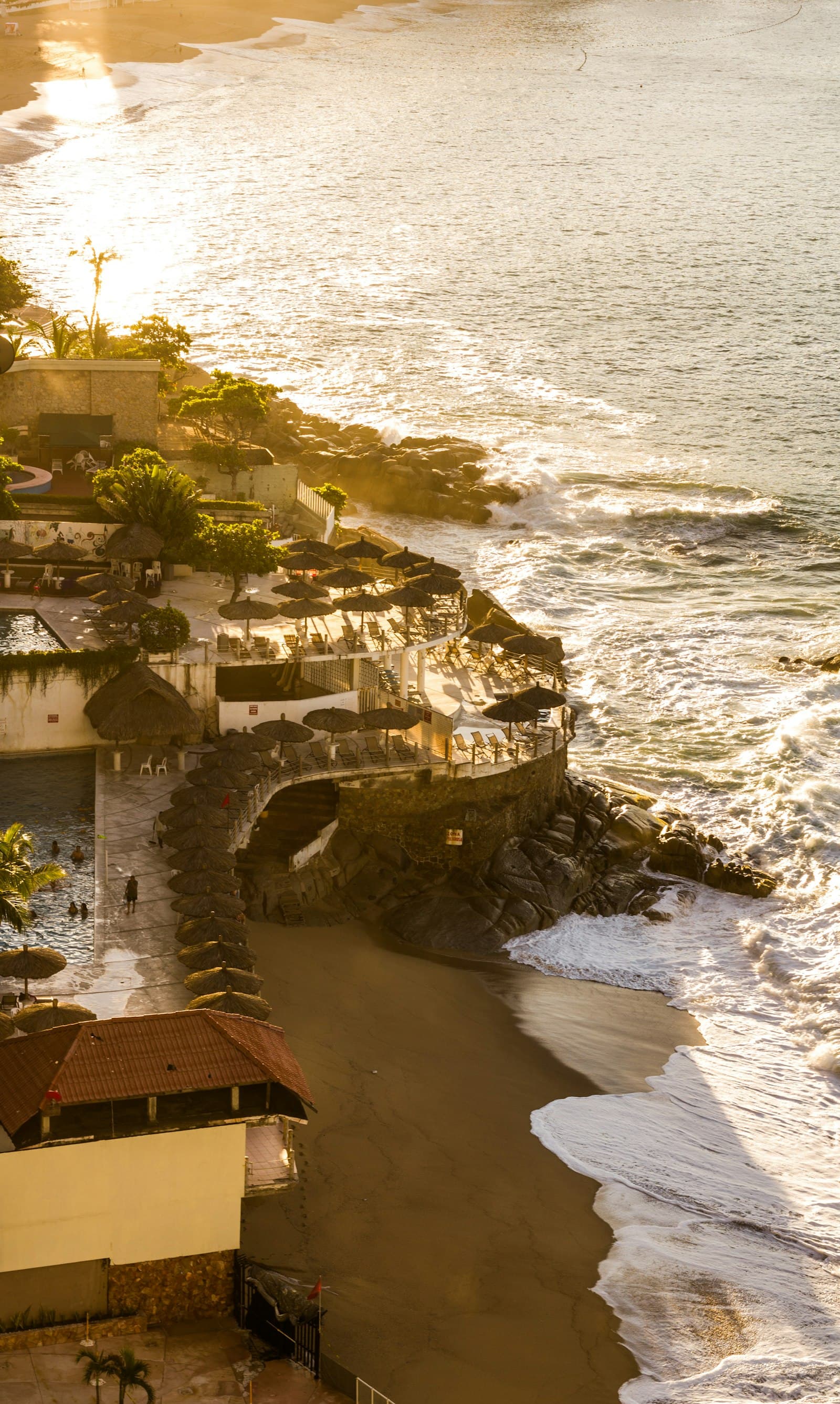 Resort tropical frente al mar en Acapulco